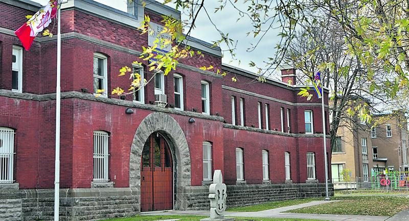 Les mesures de sécurité seront renforcées au manège militaire de Saint-Hyacinthe, après les deux attentats perpétrés contre le gouvernement canadien.  Photo Robert Gosselin | Le Courrier ©