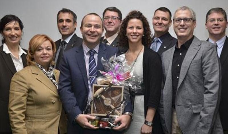 Sur la photo, de gauche à droite, Hélène Tremblay, Claire L'Heureux, Marco Poulin, Martin Ayotte, Sylvain Limoges, Nellie Robin, Richard Arsenault, Marc-André Messier et Daniel Grondin.