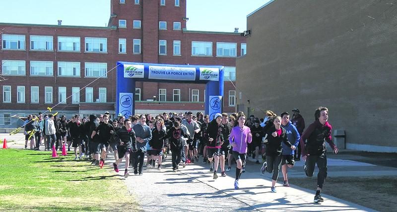 Le départ de la course à l’École secondaire Saint-Joseph. Karyne Boucher