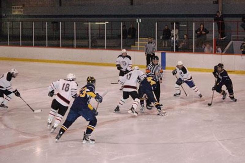 Les Gaulois juvéniles D1 ont remporté le premier match de leur histoire au compte de 9-0, vendredi, au Stade C.-A.-Gauvin.