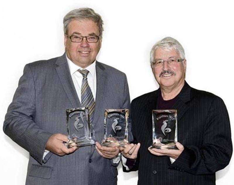 Sur la photo, Robert Robert jr, président 2013 et Léon Sansoucy, président 2012.