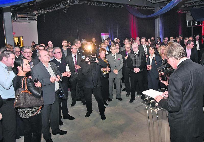 Une foule joyeuse rassemblée dans une ambiance festive, voilà qui est de bon augure. ­L’agenda 2016 de la Chambre de commerce est chargé. Photo François Larivière | Le Courrier ©