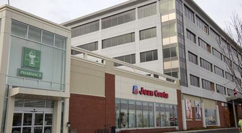 Les Centres d'achats Beauward, propriétaire des Galeries, ont mis en demeure la Ville et les conseillers de ne pas adopter le règlement de zonage autorisant le Groupe Robin à construire une tour à bureaux. En vain.