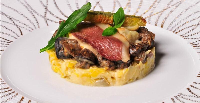 Il reste quelques billets pour ce souper 8 services mettant à l’honneur les produits du terroir et l’immense talent de sept chefs régionaux. D’une valeur de 125 $ par couvert, ce souper est organisé par le Rendez-vous des papilles le vendredi 13 septembre au Centre BMO de Saint-Hyacinthe. Hâtez-vous de réserver au 450 778-8499 ou au rvpapilles@ville.st-hyacinthe.qc.ca.