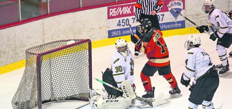 Les Gaulois tenteront de retrouver leur aplomb lors du match 3 de la série contre Magog après la sévère défaite de 9 à 3 subie dimanche au Stade L.-P.-Gaucher. Photo Robert Gosselin | Le Courrier ©