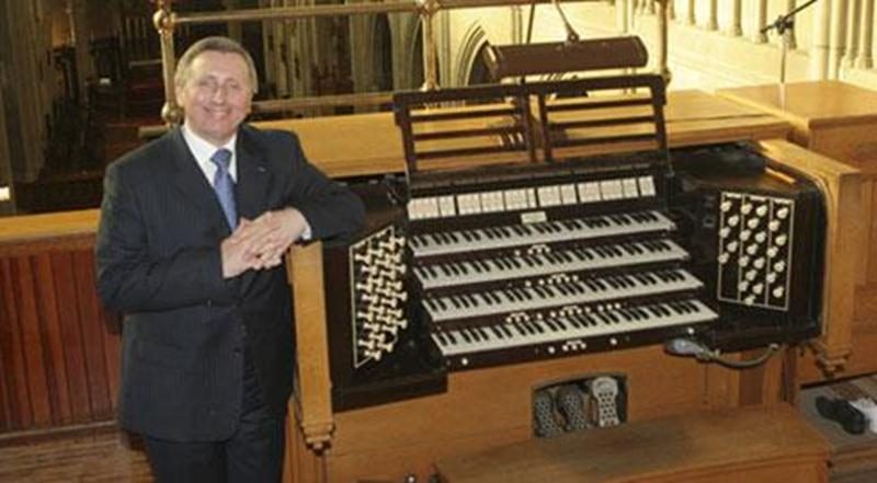 L'organiste titulaire des grandes orgues de la Basilique Notre-Dame de Montréal Pierre Grandmaison sera de passage à Saint-Hyacinthe le vendredi 4 avril à 19 h 30. Dans le cadre de ce récital d'orgue au profit de la Fondation du diocèse, le musicien montréalais offrira gracieusement ce concert pour souligner son 40 e anniversaire à titre de titulaire des orgues de la Basilique. Les billets sont disponibles au coût de 20 $ directement à la Fondation au 450 773-8583 auprès de Nicole Bossinotte au