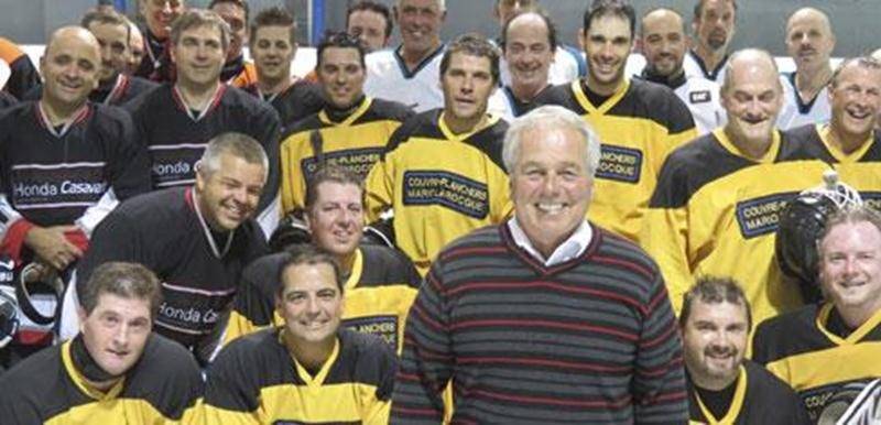 La Ligue des professeurs se réunit dans un but amical depuis 50 ans pour jouer au hockey en hiver.