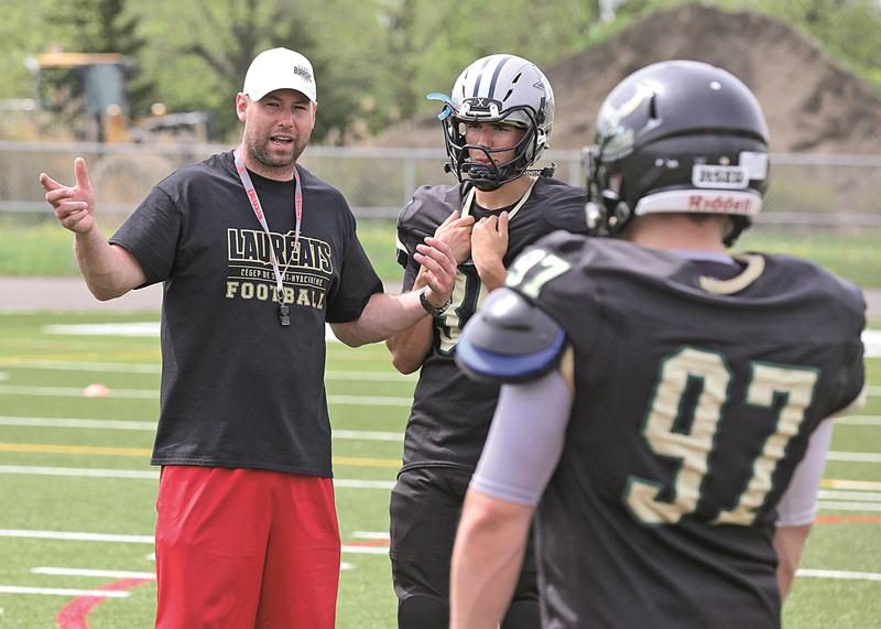Yan Genest retrouvera son bon ami Mathieu Lecompte, entraîneur-chef du Vert et Or, avec qui il avait joué lors de son passage comme athlète à l’Université de Sherbrooke.  Photo Facebook