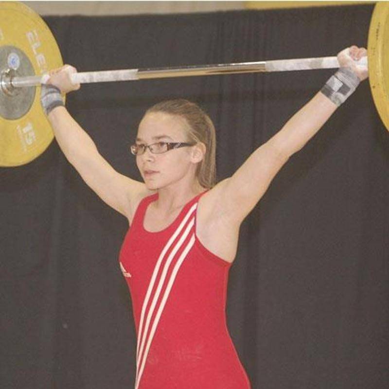 Cynthia Barrette a réussi sa rentrée dans une nouvelle catégorie, chez les 53 kg, lors du championnat senior québécois. Elle a remporté la médaille d'argent, l'une des sept récoltées par la Machine Rouge.