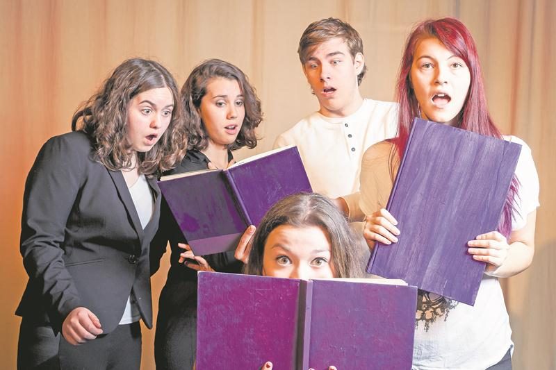 Clara Barette, Calinelle Favreau Dumaine, William Bouchard, Émilie Gaudreault, Gabrielle Desmeules et Étienne Loignon-Buteau (absent sur la photo) ont travaillé fort sur leur animation, insiste l’organisation de l’événement. Photo Michael Turcotte
