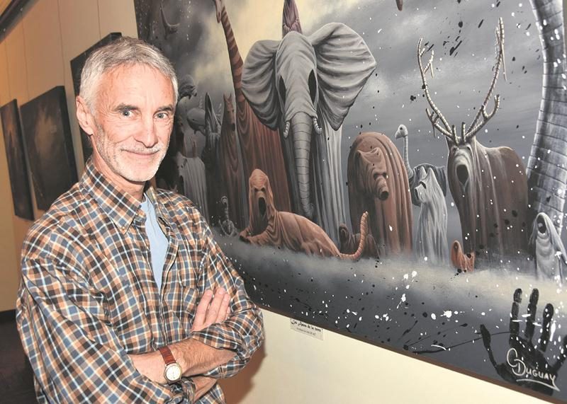 Christian Duguay croit que les animaux aussi ont une âme. La peinture Les âmes de la terre se veut d’ailleurs l’œuvre-phare de l’exposition du même nom. Photo François Larivière | Le Courrier ©