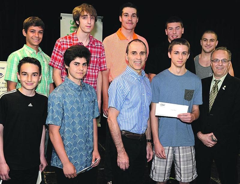 Neuf athlètes maskoutains ont reçu une bourse dans la catégorie Bronze - volet masculin, dont le grand gagnant Maxime Caouette.