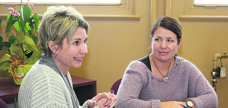 Karina St-Germain, directrice des services éducatifs et Caroline Dupré, directrice générale de la CSSH. Photo François Larivière | Le Courrier ©