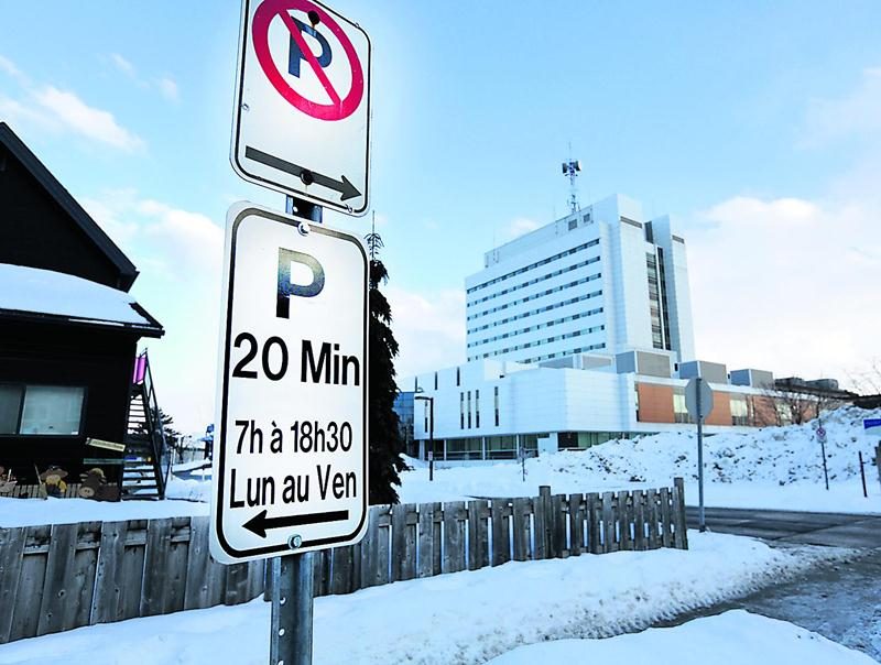 La fausse couche d’une résidante de Beloeil n’était pas une raison valable pour contrevenir à la règlementation de stationnement autour de l’Hôpital Honoré-Mercier, a tranché la cour municipale de Saint-Hyacinthe. Photo Robert Gosselin | Le Courrier ©