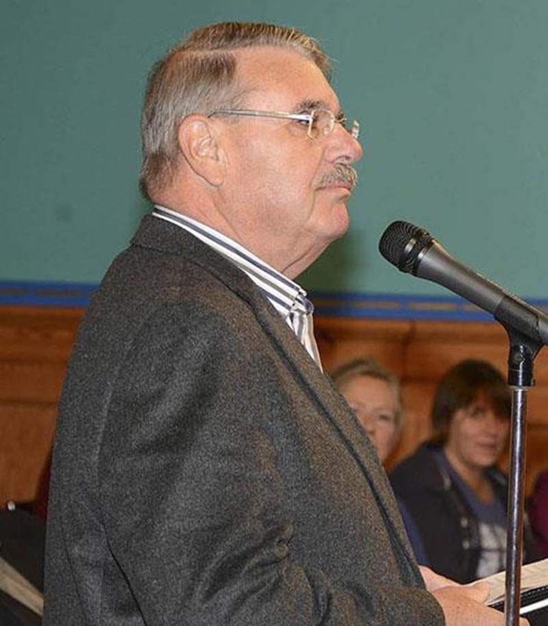 Grand défenseur du centre-ville en tant que carrefour culturel, Pierre Solis a soutenu lundi devant le conseil que la Ville fait fausse route en voulant regrouper les organismes à la Métairie.