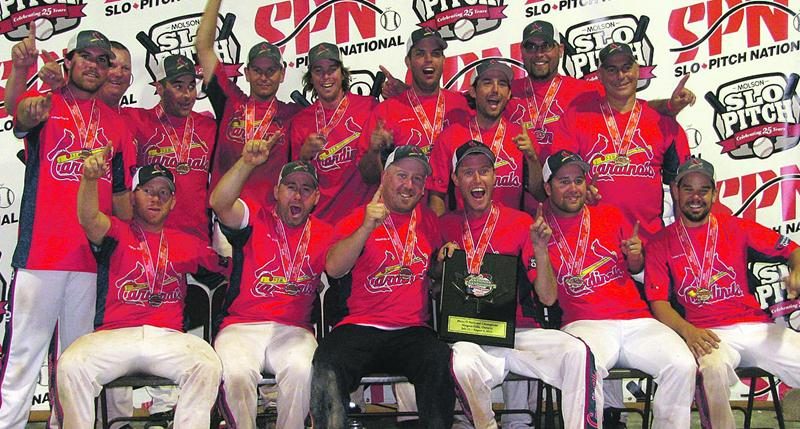 Les Cardinals de Saint-Hyacinthe sont formés de : Éric Guertin, Maxime Guertin, Steven Beauregard, David Turcotte (entraîneur), Alexandre Beauregard, Martin Larivière, Renaud Bouthillette, Léo Breault, Karl Veilleux, Robert Turcotte, Alexandre Gaulin, Sébastien Paré, François Leclerc, Jonathan Robillard et Daniel Gauthier. Photo Courtoisie