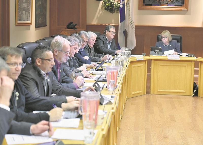 Assurément, le conseil des maires de la MRC des Maskoutains ressortira modifié des élections municipales 2017, en raison des départs déjà annoncés. Photo François Larivière | Le Courrier ©