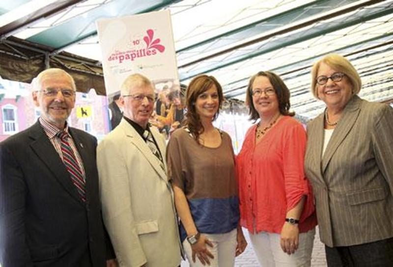 Le maire de Saint-Hyacinthe, Claude Bernier; le président du conseil d'administration du Rendez-vous des papilles, Claude Marchesseault, l'animatrice Marie-Soleil Michon; Caroline Poussart, directrice générale du Rendez-vous des papilles et Francine Morin, préfet de la MRC.