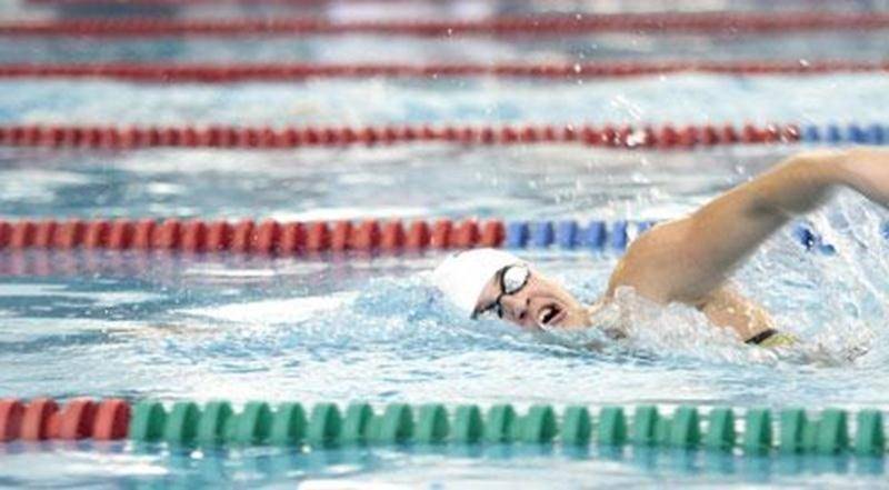 Près de 350 nageurs de partout au Québec seront en compétition au Centre aquatique Desjardins du 1<sup>er</sup> au 3 mars, dont une athlète maskoutaine à surveiller, Maria-Klara Suciu que l'on voit sur la photo.