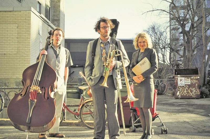 Benoit Paradis (au centre) croit que sa musique en surprendra plus d’un, et fera passer le public du Zaricot par toutes sortes d’émotions. Photo courtoisie