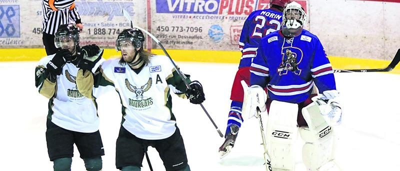 Les Lauréats ont remporté un festival offensif vendredi soir au Stade L.-P.-Gaucher face aux Rangers de Montréal-Est. Photo Robert Gosselin | Le Courrier ©