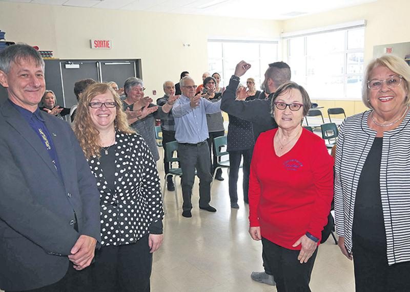 André Lefebvre, président de la Commission de la famille de la MRC des Maskoutains, Nathalie Chénier, du CISSS Montérégie-Est, Gervaise Beauregard, du Club de marche de Saint-Damase, et Francine Morin, préfet de la MRC, invitent les citoyens à s’inscrire nombreux au Défi Santé 2018.  Photo Robert Gosselin | Le Courrier ©