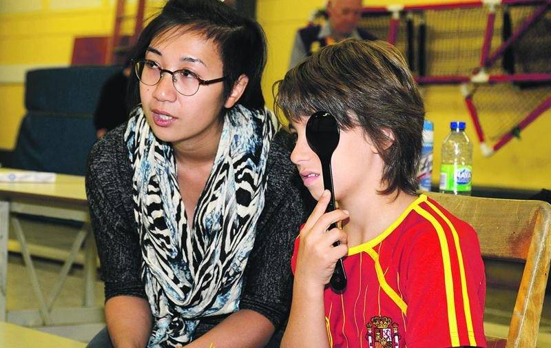 Plus d’une centaine d’enfants défavorisés de Saint-Hyacinthe ont bénéficié d’un test de ­dépistage visuel. Photo François Larivière | Le Courrier ©