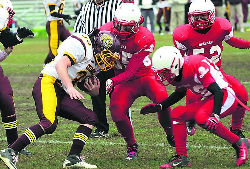Après avoir accordé 21 points consécutifs aux Grenadiers en début de match, la défensive maskoutaine s’est ressaisie en deuxième demie, n’accordant que sept points aux visiteurs. Photo Robert Gosselin | Le Courrier ©