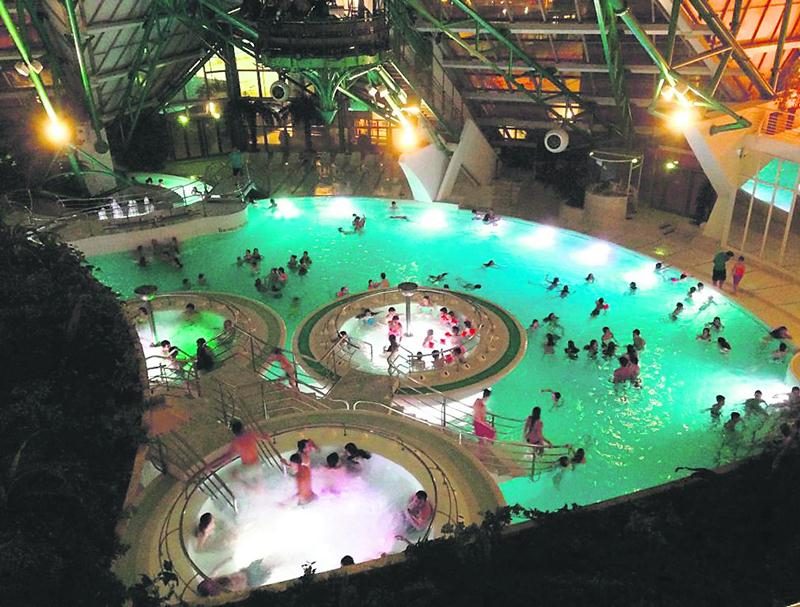 Des investisseurs européens comptent implanter un centre thermoludique au Québec, un concept qui s’apparente à un méga spa haut de gamme. Le Groupe Robin mise sur la collaboration de la Ville pour les attirer à Saint-Hyacinthe et souhaite que celle-ci renonce à son association avec les Galeries.