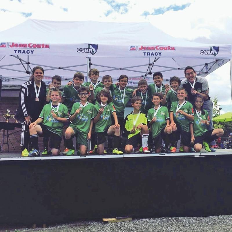 Le FC Saint-Hyacinthe U12 local, médaillé de bronze. Photo Courtoisie