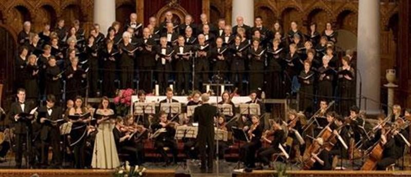 Les amateurs de chant choral ont rendez-vous à la Cathédrale de Saint-Hyacinthe le samedi 10 décembre à 19 h 30. Depuis plus de 20 ans, le choeur réjouit les amoureux de musique classique grâce à ses 60 choristes. L’Harmonie sera accompagnée par Christiane Leblanc au piano et par la soprano colorature suisse-canadienne Gera Findeisen, récipiendaire de nombreux prix et bourses. Une première cette année, l’Harmonie vocale donnera une deuxième prestation de son concert le lendemain, soit le dimanch