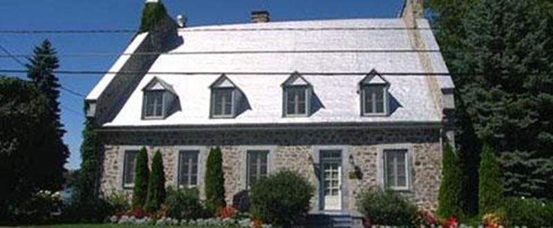 Québec versera une aide financière de 143 400 $ pour la restauration de la maison François-Cherrier, classée immeuble patrimonial en vertu de la Loi sur le patrimoine culturel. Située à Saint-Denis-sur-Richelieu, elle a été reconnue en 1980, puis classée en 2012. Il s'agit d'une habitation d'inspiration française et d'influence urbaine construite au début du XIX esiècle. Le projet, estimé à 360 000 $, concerne, entre autres, la restauration de la maçonnerie de pierre de même que la galerie en