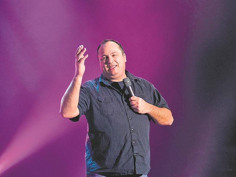 Décrit comme charismatique et naturel, Martin Turgeon aime taquiner ses hôtes en spectacle. « J’en apprends sur eux lors du souper et ça me donne du matériel pendant ma performance! », ce qui rend chaque soirée unique.