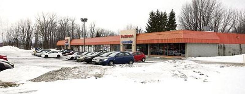 Le CITVR et la Ville de Saint-Hyacinthe estiment que cette propriété située à l'angle de l'avenue Dieppe et du boul. Laurier Ouest est l'endroit idéal pour créer un stationnement incitatif intégré au réseau de transport collectif.