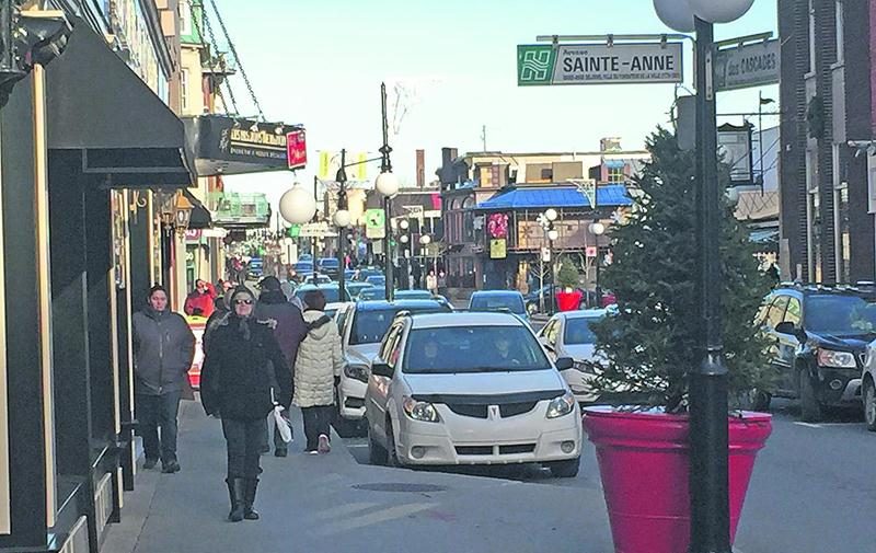 Sous des conditions printanières, les commerces du centre-ville de Saint-Hyacinthe ont connu une bonne fréquentation le lendemain de Noël.