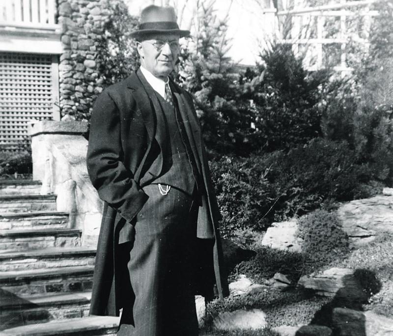 Eugène Côté en octobre 1941. Studio B.-J. Hébert, CH589-S1-SS1-D2-05.