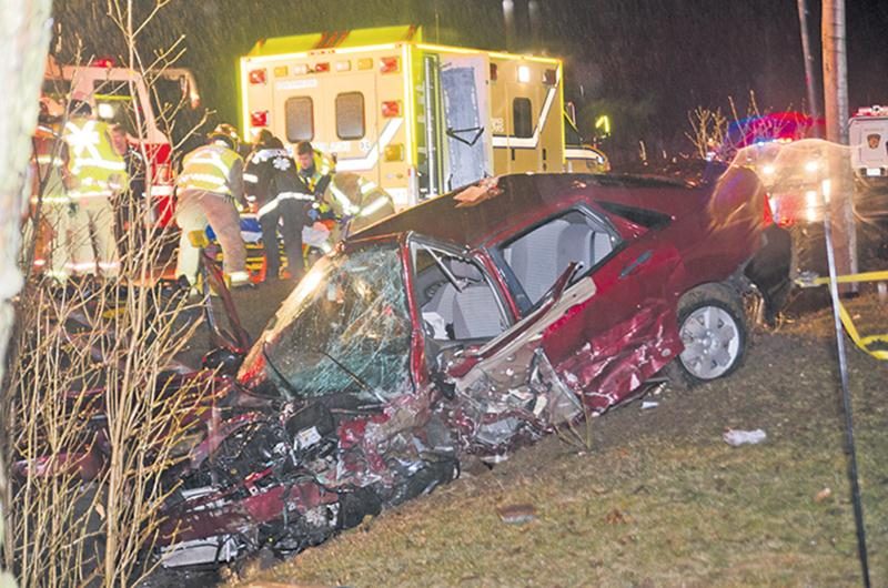 L’impact entre deux véhicules sur la rue Saint-Pierre Ouest a été violent, mais la vie des trois victimes n’est pas en danger. Photo courtoisie