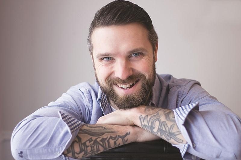 Marko Métivier sent qu’il y aura bien du plaisir le 11 mai. « Les quatre humoristes, on est des bons chums. Ça va être une très belle soirée », garantit-il. Photo Dominic Sauvageau