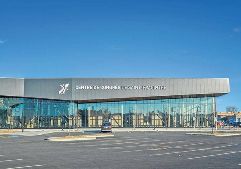 Le Centre de congrès de Saint-Hyacinthe, incluant ses équipements, représente un coût final de 38,5 M$.