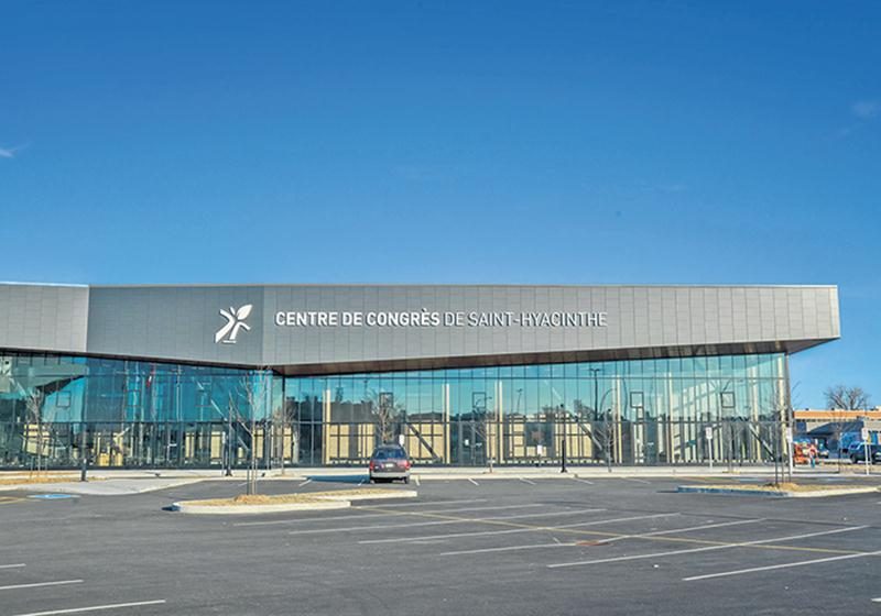 Le Centre de congrès de Saint-Hyacinthe, incluant ses équipements, représente un coût final de 38,5 M$.