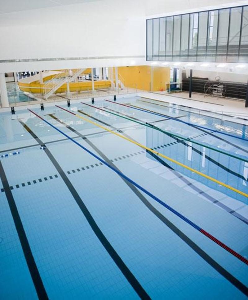 Les bobos du Centre aquatique Desjardins ne sont toujours pas réglés à la satisfaction de la Ville.