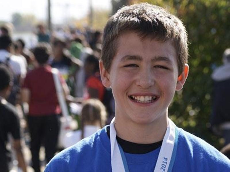 Elliot Desnoyers a établi le meilleur temps du 44 e Championnat régional de cross-country avec un chrono de 6 min 57 s.