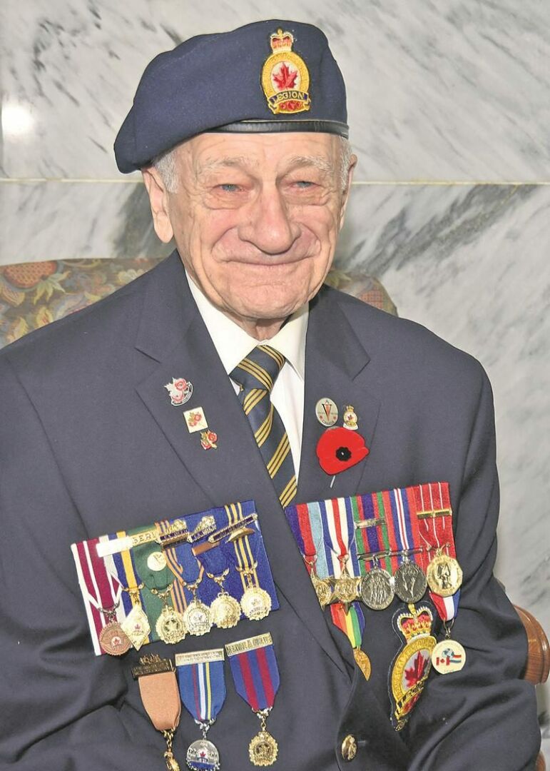 Gilles Lussier est parmi les derniers vétérans maskoutains de la Seconde Guerre mondiale.  Photo François Larivière | Le Courrier ©