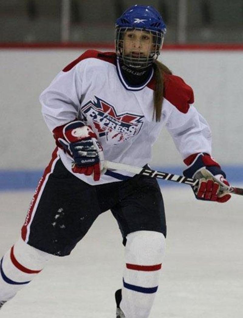 Ariane Julien évolue présentement pour l'équipe féminine pee-wee AA de l'Express du Richelieu.
