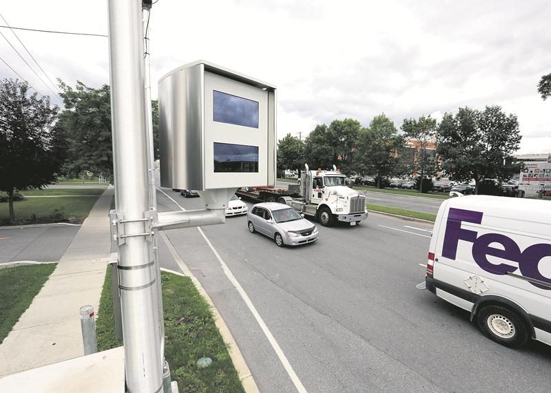 Depuis l’implantation à la mi-juillet du radar photo sur boulevard Laframboise à Saint-Hyacinthe, plus de 80 000 $ d’amendes ont été données à des conducteurs fautifs. Photothèque  | Le Courrier ©