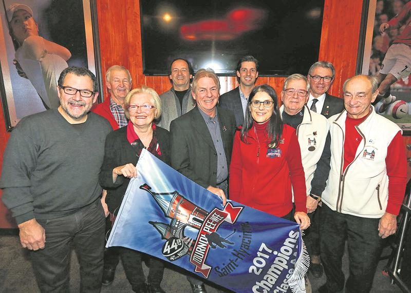 Le comité organisateur du Tournoi de hockey pee-wee de Saint-Hyacinthe est fébrile à l’approche de sa 44e édition. Photo Robert Gosselin | Le Courrier ©