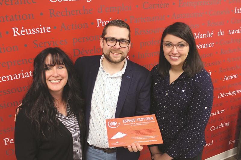 Sur la photo, de gauche à droite on reconnaît, Caroline Lavoie, Eric Devost et Magalie Sauvé, les porteurs du projet.