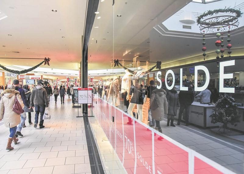 Plusieurs boutiques étendent leurs soldes sur plusieurs journées d’ici la fin de l’année.  Photo François Larivière | Le Courrier ©
