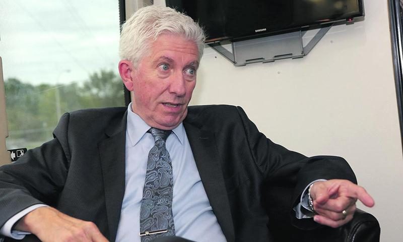Gilles Duceppe a répondu aux questions du COURRIER à bord de sa caravane de ­campagne. Photo Robert Gosselin | Le Courrier ©
