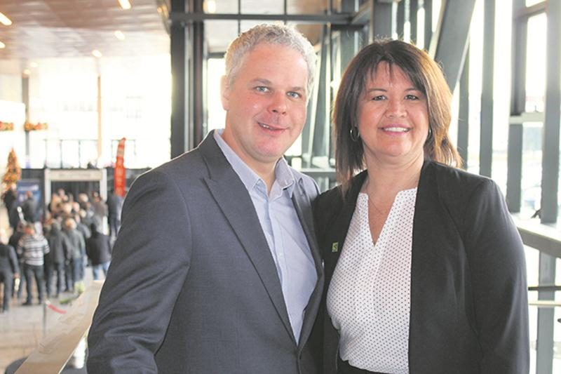 Sur la photo, Dany Boulette, directeur des ventes du Centre de congrès de Saint-Hyacinthe, et Nancy Lambert, directrice tourisme et congrès à Saint-Hyacinthe Technopole. Photo Donovan St-Hilaire